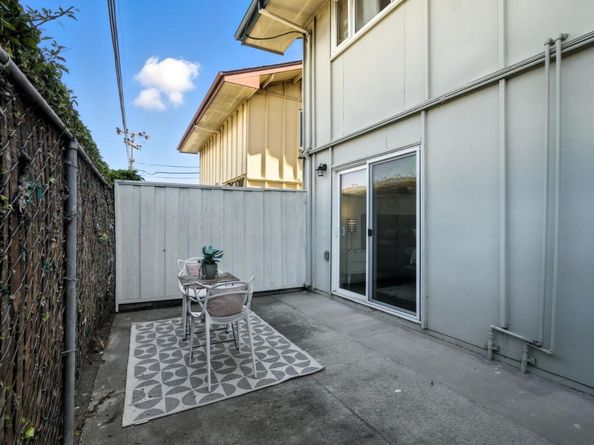 3015 Los Prados Street 114, San Mateo CA 94403