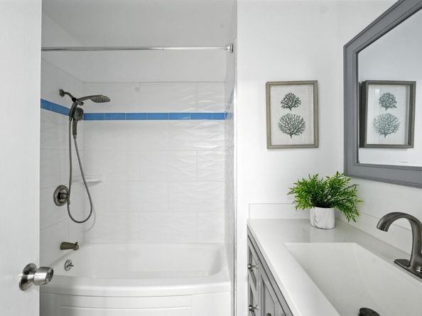 3015 Los Prados Street 114, San Mateo CA 94403