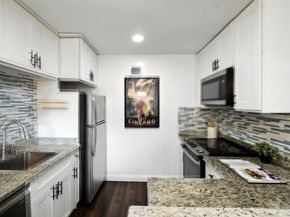 3015 Los Prados Street 114, San Mateo CA 94403