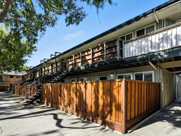 3015 Los Prados Street 114, San Mateo CA 94403