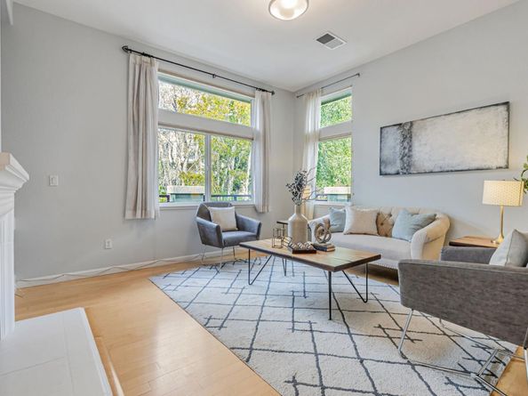 111 Cliff Swallow Court, Brisbane CA 94005