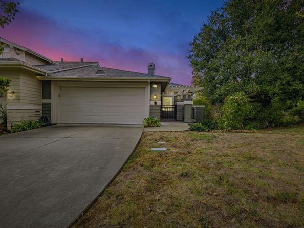 111 Cliff Swallow Court, Brisbane CA 94005