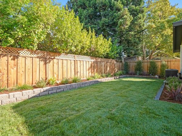 2047 Ashton Avenue, Menlo Park CA 94025