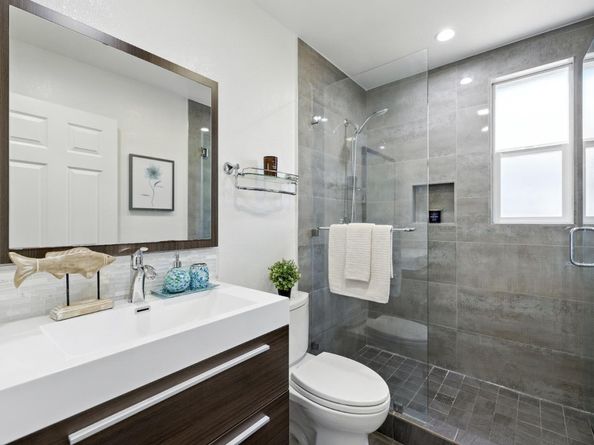 1022 E Santa Inez Avenue, San Mateo CA 94401