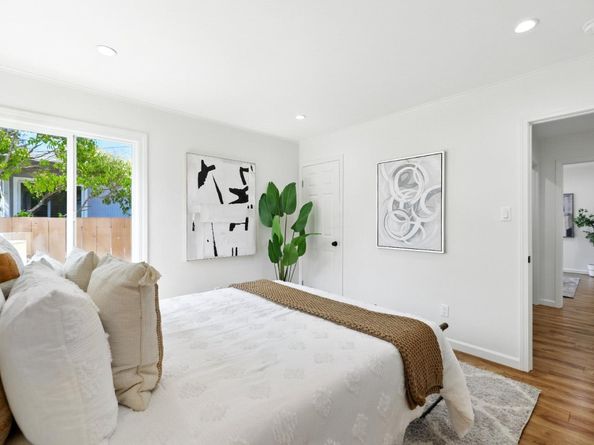 1022 E Santa Inez Avenue, San Mateo CA 94401