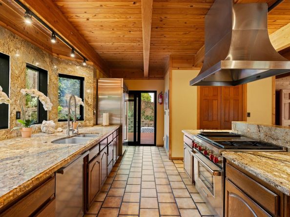 450 Sevilla Avenue, El Granada CA 94018
