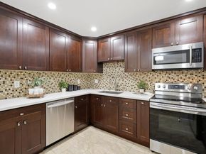 1031 Crestview Drive 305, Mountain View CA 94040