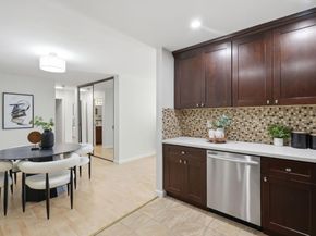 1031 Crestview Drive 305, Mountain View CA 94040