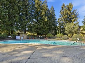 1031 Crestview Drive 305, Mountain View CA 94040