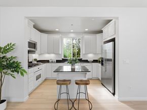 247 Peppermint Tree Terrace 5, Sunnyvale CA 94086