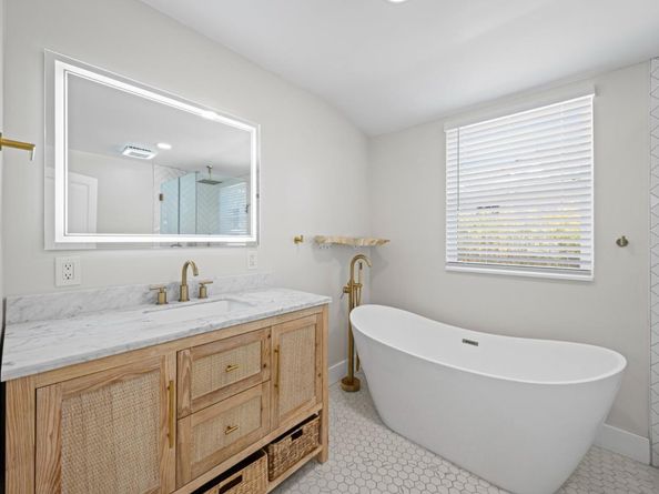 194 4th Street, Gilroy CA 95020