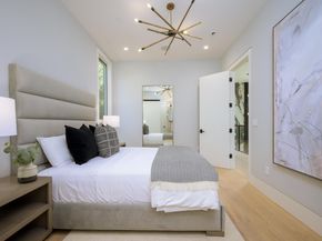 1027 Waverley Street, Palo Alto CA 94301