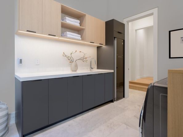 1027 Waverley Street, Palo Alto CA 94301