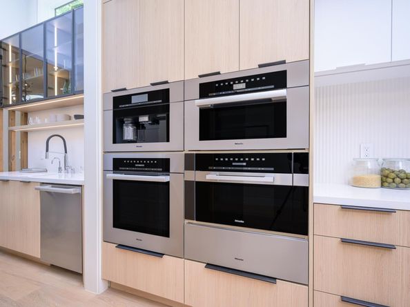 1027 Waverley Street, Palo Alto CA 94301