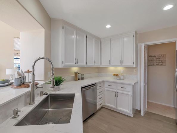 585 Shoal Circle, Redwood Shores CA 94065