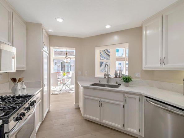 585 Shoal Circle, Redwood Shores CA 94065