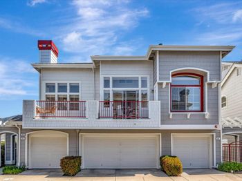 585 Shoal Circle