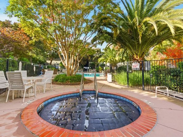 20 Willow Road 7, Menlo Park CA 94025