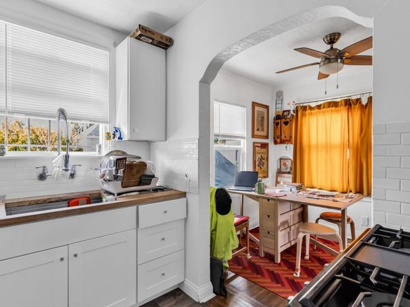 852 58th Street, Oakland CA 94608