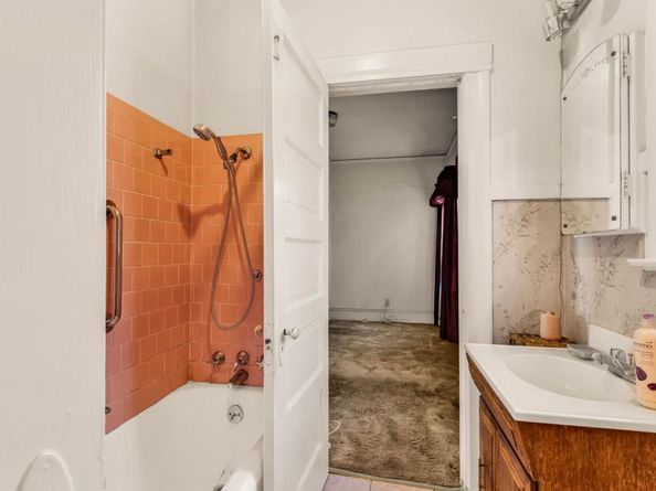 852 58th Street, Oakland CA 94608