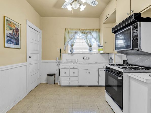 852 58th Street, Oakland CA 94608