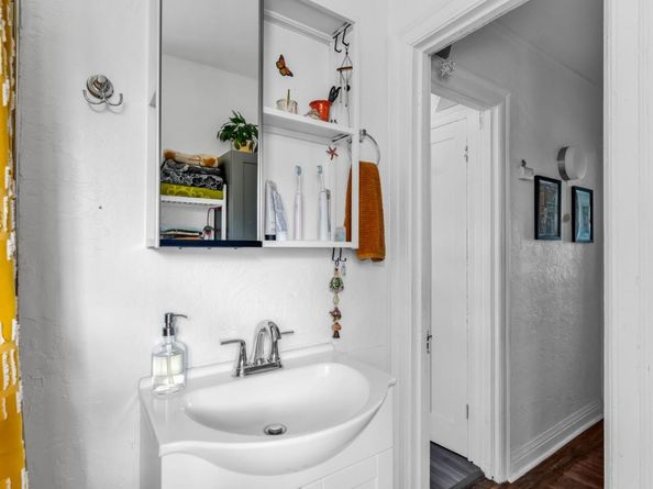 852 58th Street, Oakland CA 94608