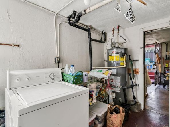 852 58th Street, Oakland CA 94608