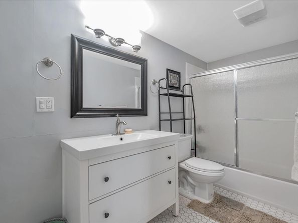 8245 Golf Links Road, Oakland CA 94605