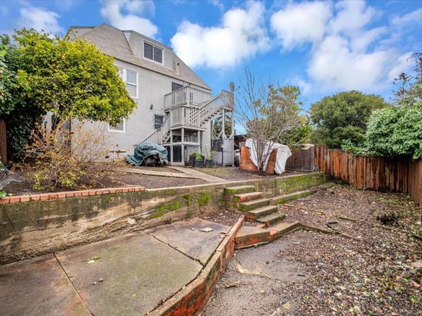 8245 Golf Links Road, Oakland CA 94605