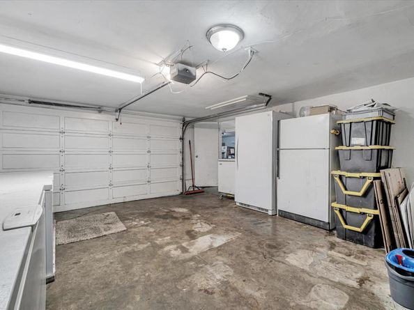 8245 Golf Links Road, Oakland CA 94605