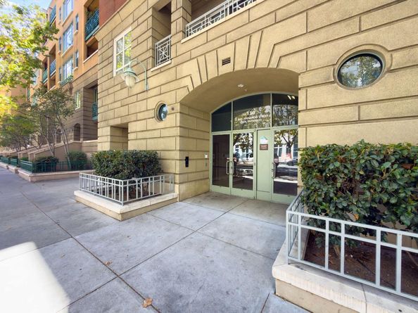 130 E San Fernando Street 25, San Jose CA 95112