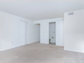 8 Shadowbrook Ln 39, Milford MA 01757