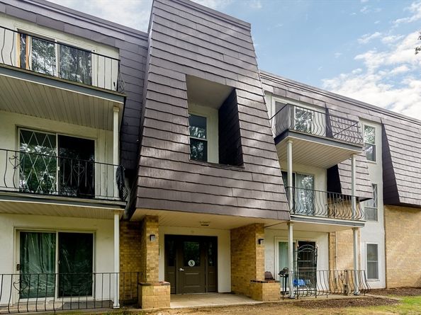 8 Shadowbrook Ln 39, Milford MA 01757