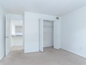 8 Shadowbrook Ln 39, Milford MA 01757