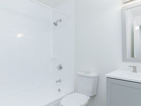 8 Shadowbrook Ln 39, Milford MA 01757