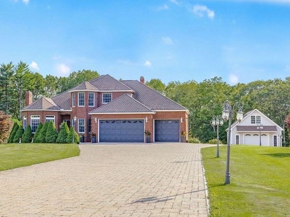114 Upper Gore Rd, Webster MA 01570
