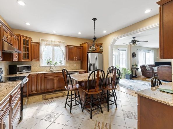 114 Upper Gore Rd, Webster MA 01570