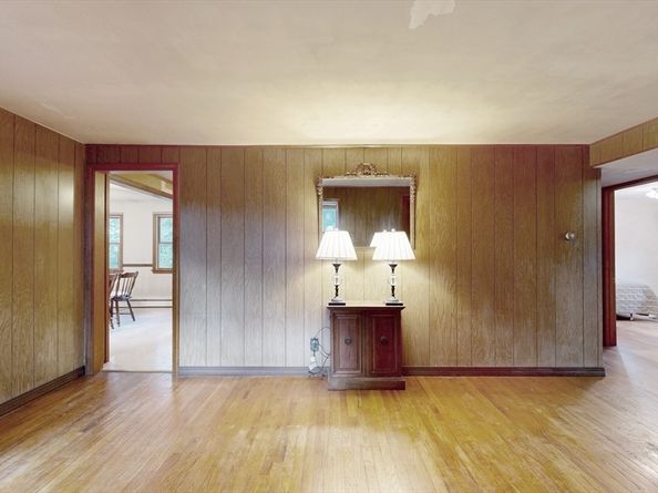 37 Eames St, North Reading MA 01864