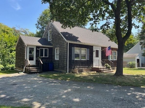 37 Eames St, North Reading MA 01864
