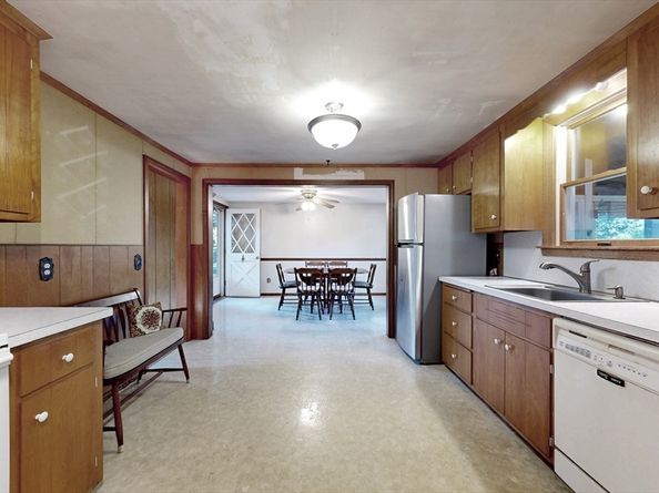 37 Eames St, North Reading MA 01864