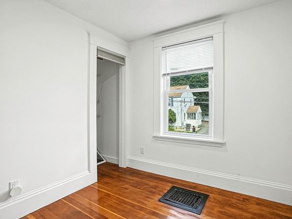 69 Gilbert St, Framingham MA 01702