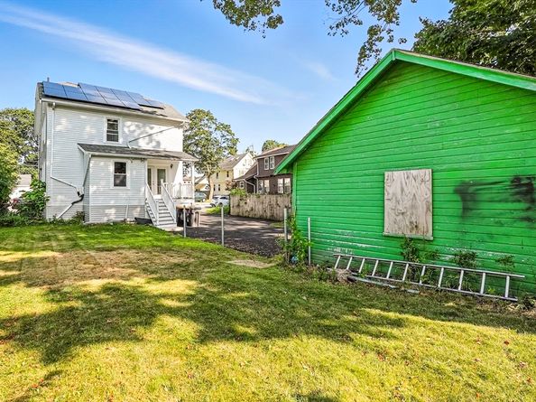 69 Gilbert St, Framingham MA 01702