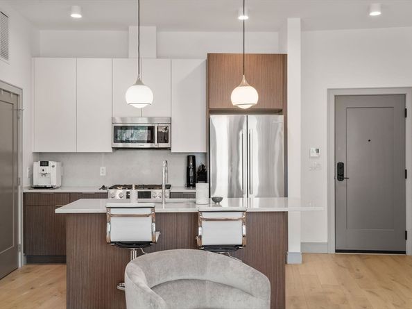 101 N. Beacon 206, Watertown MA 02472
