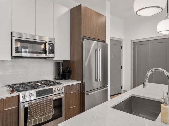 101 N. Beacon 206, Watertown MA 02472