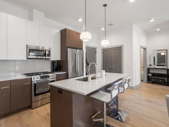 101 N. Beacon 206, Watertown MA 02472