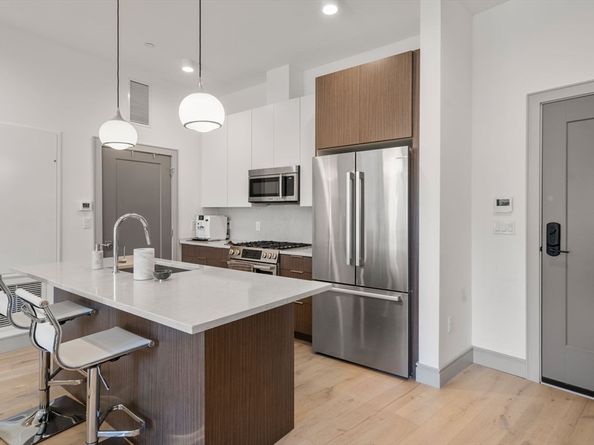 101 N. Beacon 206, Watertown MA 02472