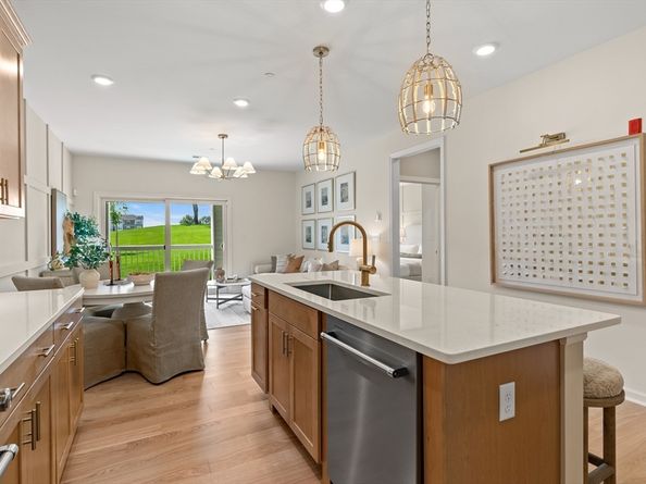 2 Codman Way 112, Westborough MA 01581