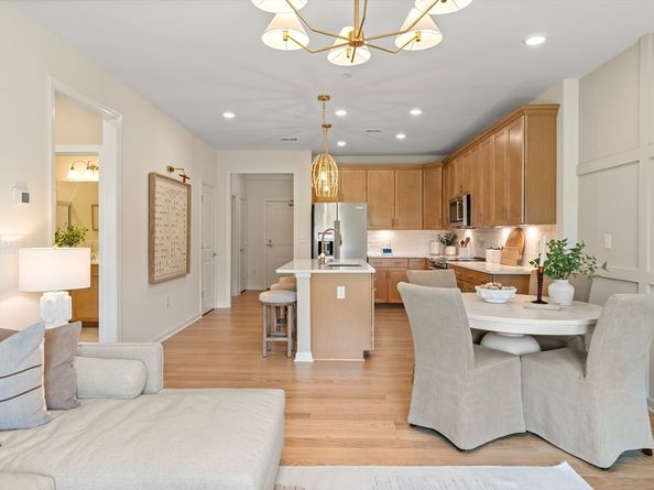 2 Codman Way 112, Westborough MA 01581