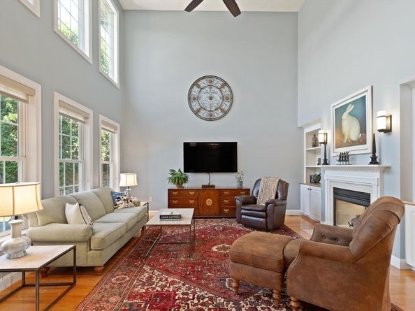 4 Cheever Ave, Saugus MA 01906