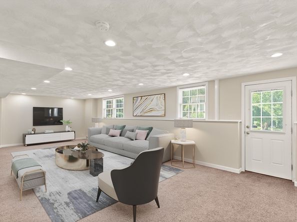 4 Cheever Ave, Saugus MA 01906